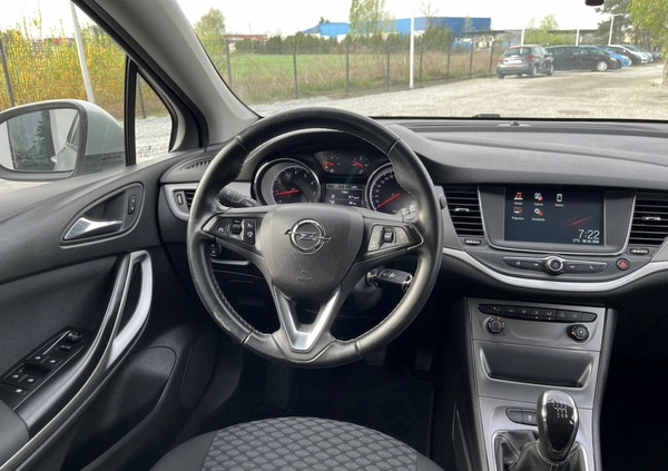 Opel Astra cena 44999 przebieg: 132000, rok produkcji 2018 z Płońsk małe 529